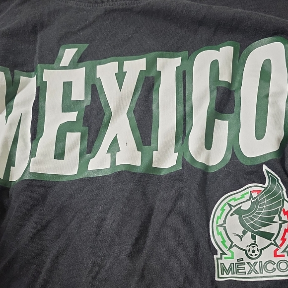 Women's Black México Cropped Graphic Tee - Picture 2 of 5